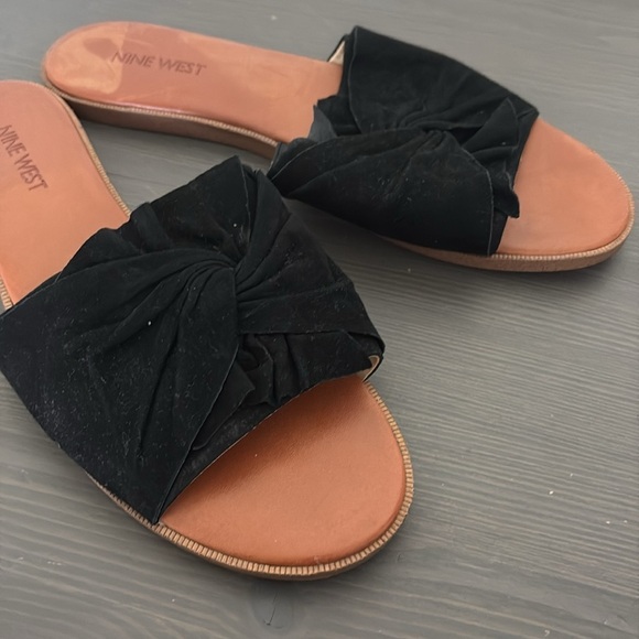 Nine West Melenda Sandals Slip On Black Gathered Faux Suede Slide Size 9 - Picture 5 of 9